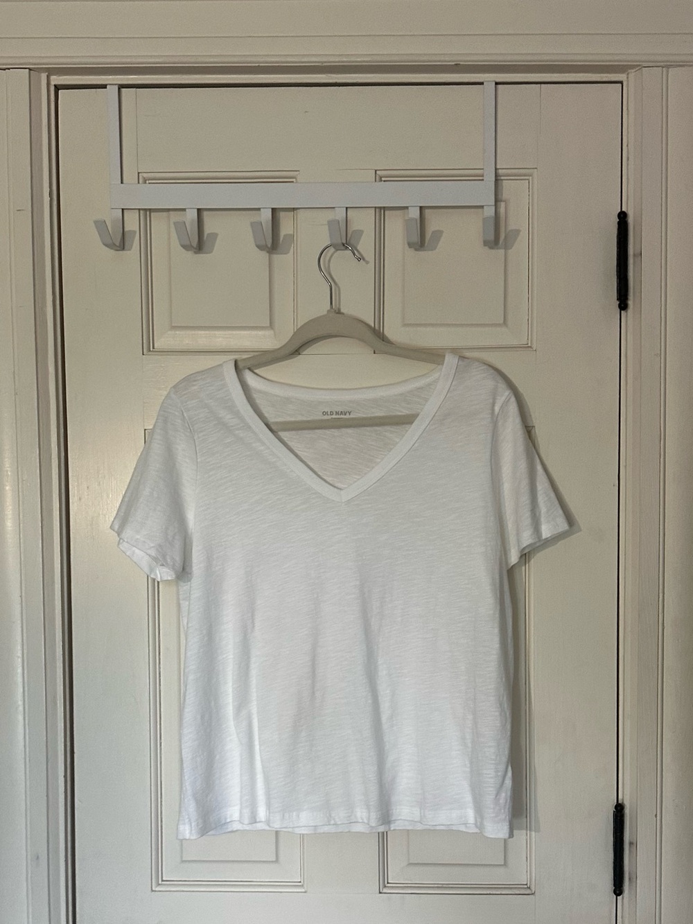 Old Navy Cream Short-Sleeve V-Neck Shirt